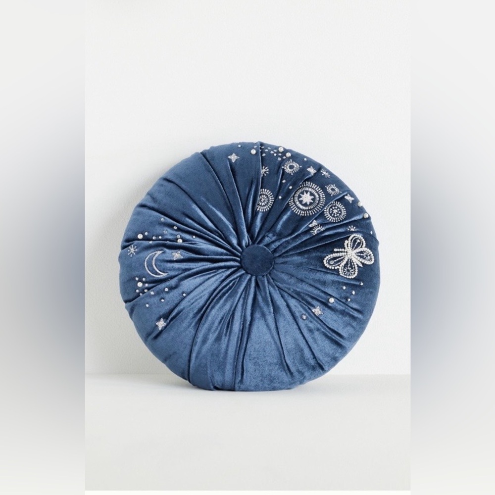 ▪️NWT Anthropologie Clara Embroidered Velvet Pillow